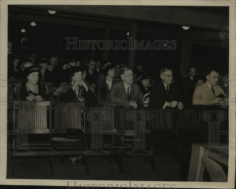 Load image into Gallery viewer, 1938 Press Photo New York People at St Andrews Church Pray for peace NYC
