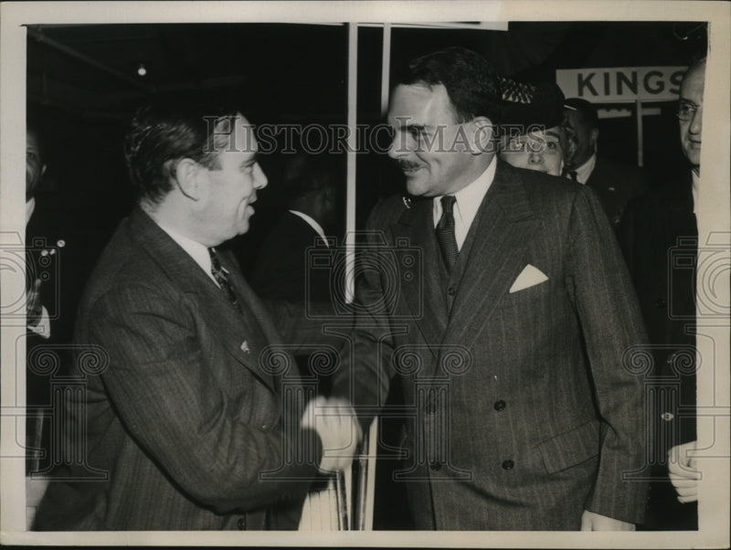 Load image into Gallery viewer, 1940 Press Photo New York Rep Joseph W Martin &amp; Thomas Dewey NYC - neny25364
