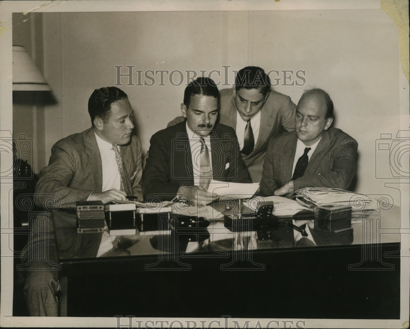 Load image into Gallery viewer, 1935 Press Photo NEW YORK DEWEY APPOINTS THREE ASSISTANTS IN WAR CRIME NYC

