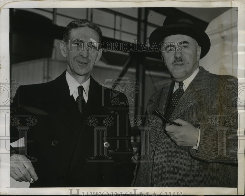 1948 Press Photo New York Ernest Cooper of Kings & Talbot Ltd in NYC