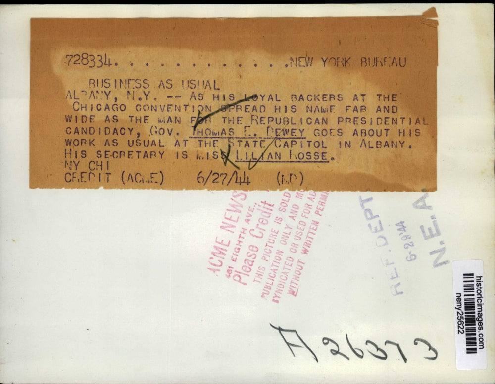 1944 Press Photo New York Gov. Thomas E.Dewey and his Secretary Lilian Rosse NYC