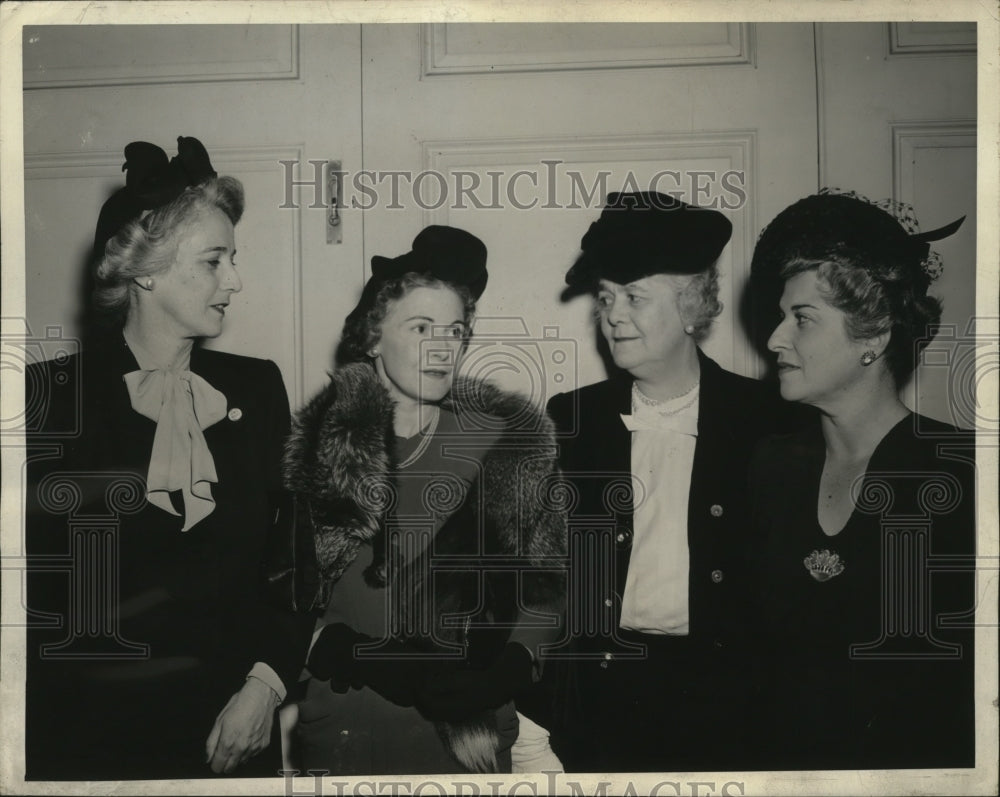 1944 Press Photo New York Mrs.Thomas Dewey guest at Women Natl. Republican Club