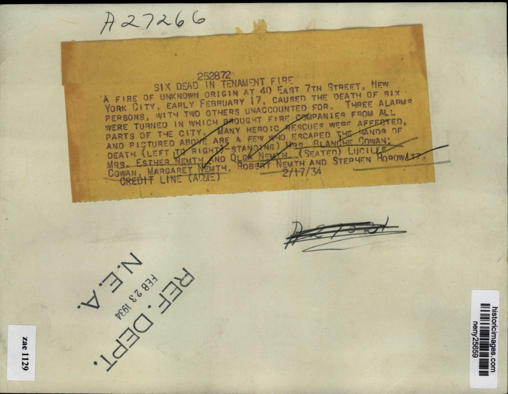 1934 Press Photo New York Group that escaped fire NYC - neny25659