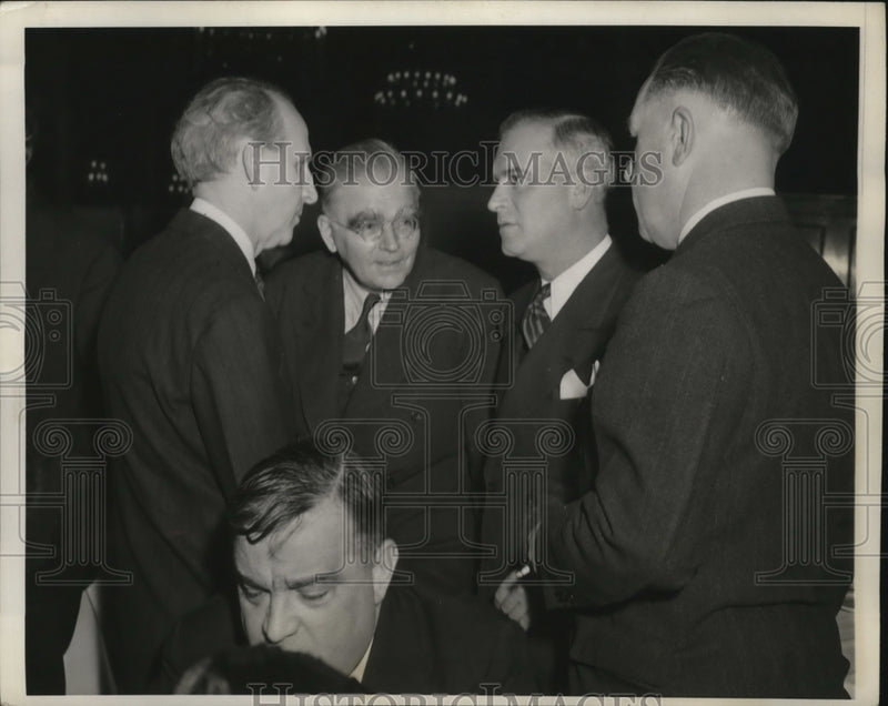 Load image into Gallery viewer, 1941 Press Photo New York Mayor F.H. La Guardia with Governors NYC - neny25875
