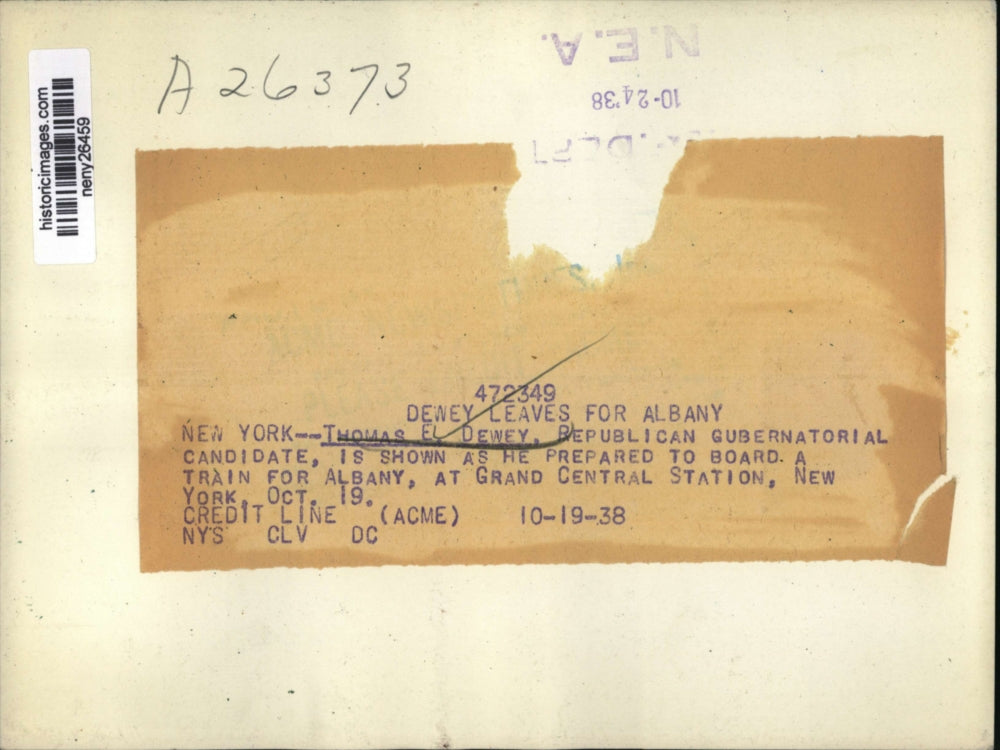 1938 Press Photo New York Thomas Dewey Boards Train for Albany NYC - neny26459