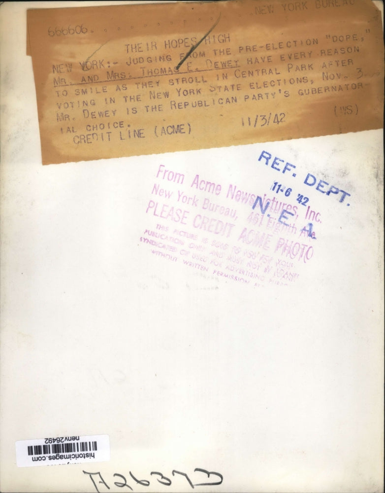 1942 Press Photo New York Thomas Dewey Strolling Central Park After Voting NYC