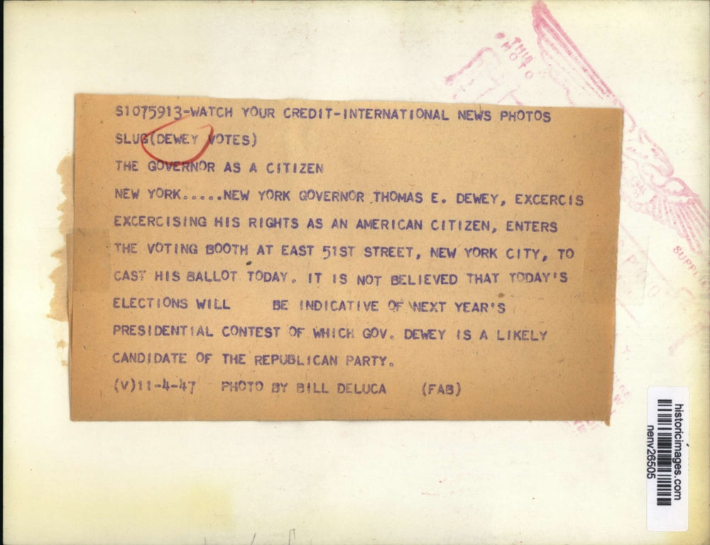 1947 Press Photo New York Governor Thomas E Dewey voting at E 51st St in NYC