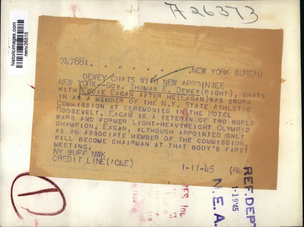 1945 Press Photo New York Gov Thomas E Dewey & Eddie Eagan of Athletic Comm NYC