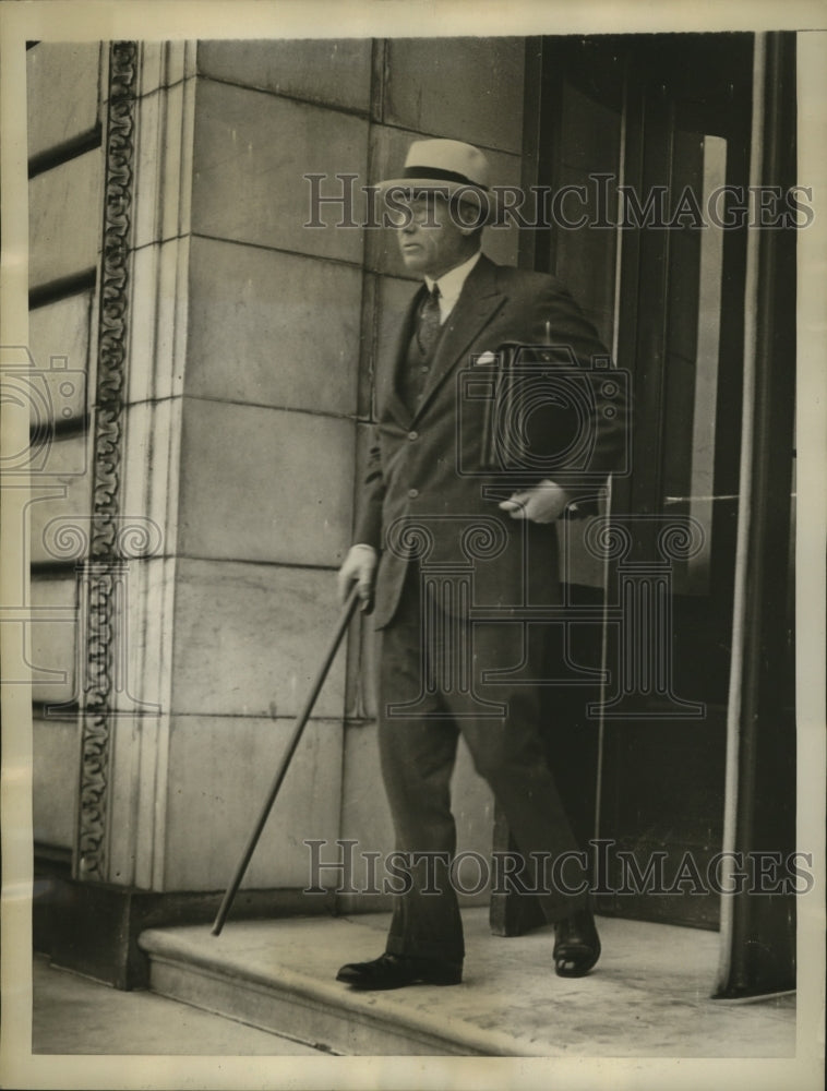 Load image into Gallery viewer, 1929 Press Photo New York Attorney Quizzed by Lobby Probers NYC - neny26670

