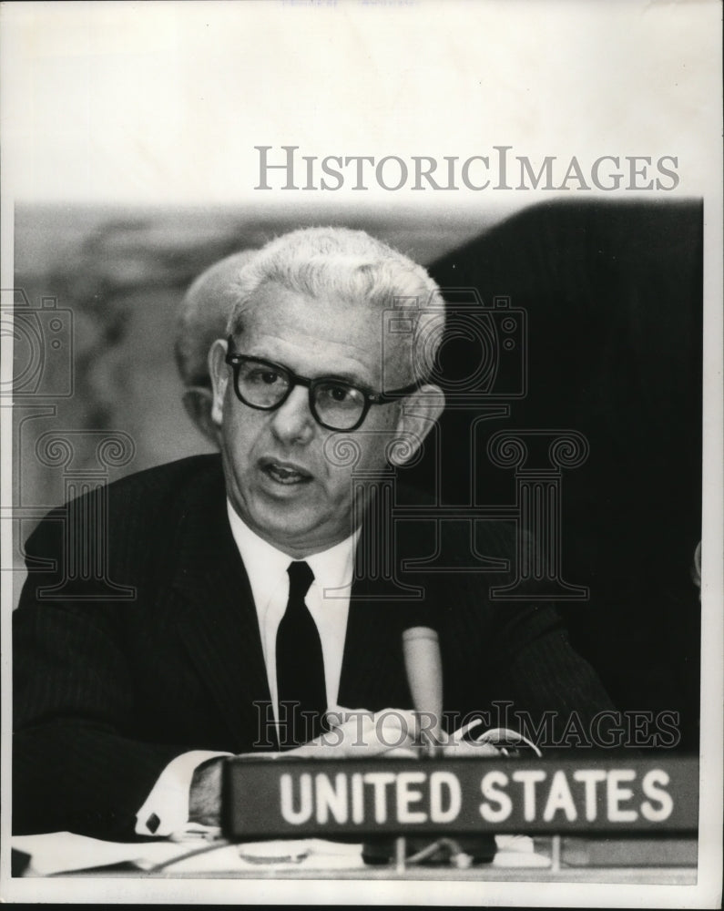 Load image into Gallery viewer, 1966 Press Photo New York Goldberg Talks Prior to Security Council Session NYC
