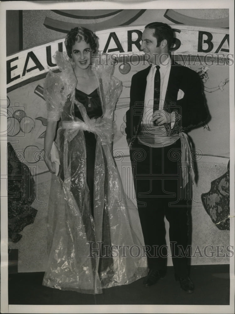 1936 Press Photo New York Mr & Mrs Frederick Alexander at Beaux Arts ball in NYC