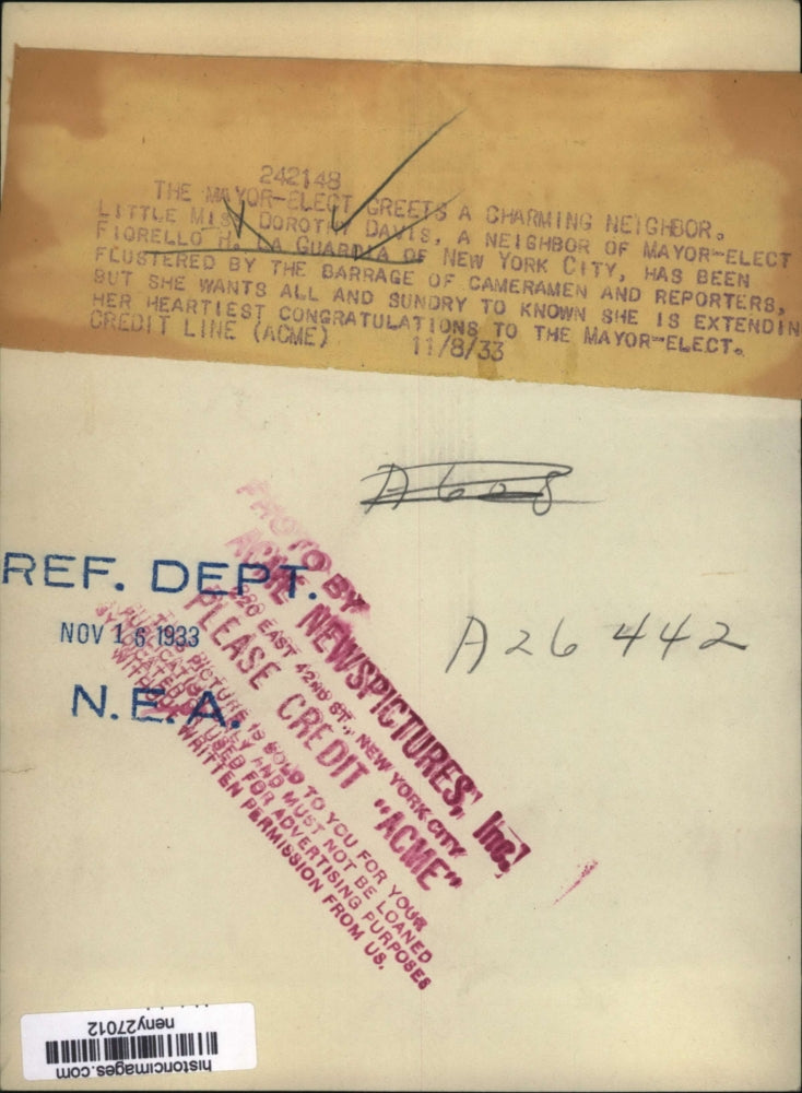 1933 Press Photo New York Fiorello LaGuardia with Neighbor Dorothy Davis NYC