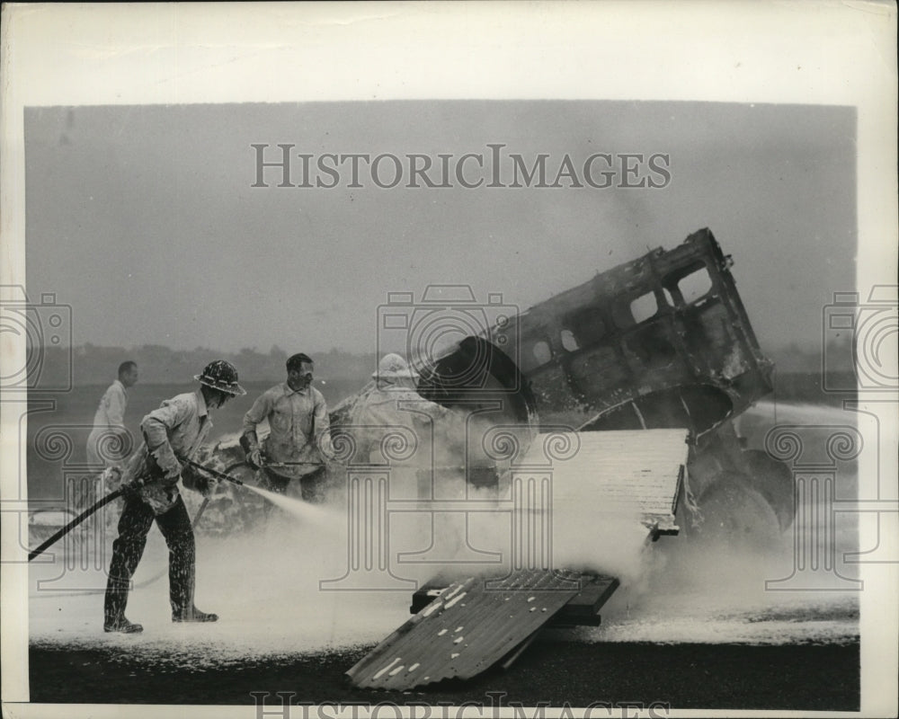 1943 Press Photo New York firemen at La Guardia field demo new Mack truck NYC