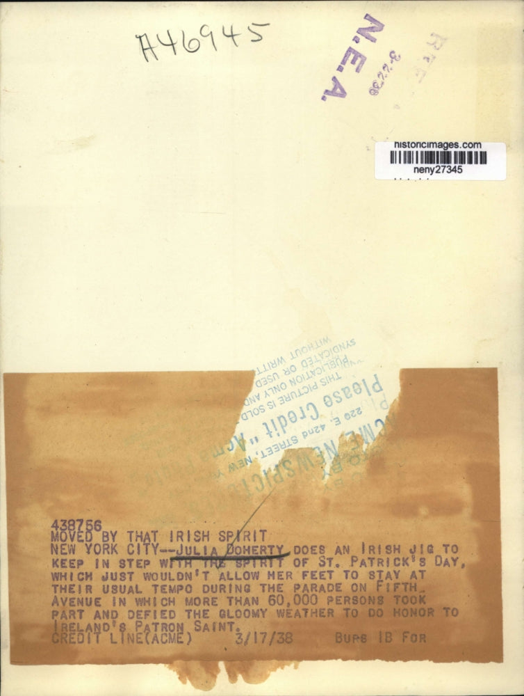 1938 Press Photo New York Julia Doherty in St Patrick's Parade Fifth Avenue NYC