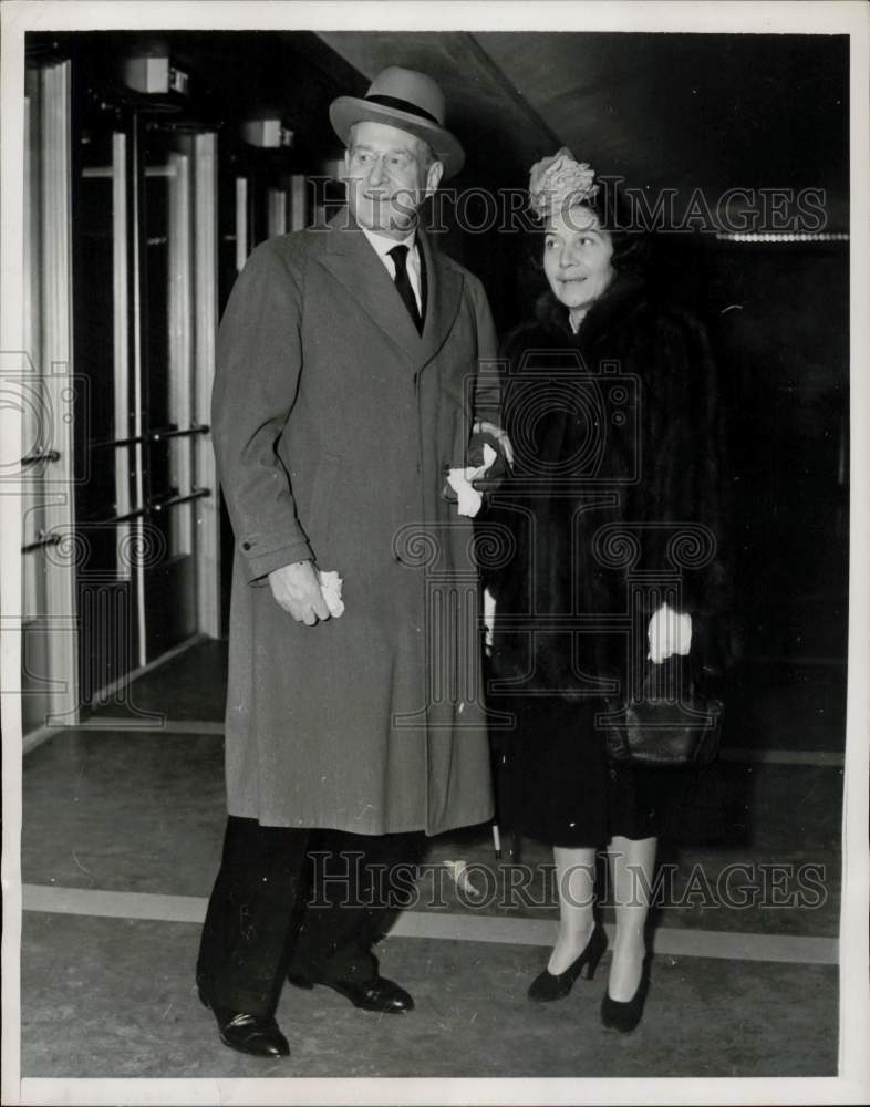 1939 Press Photo Mr. and Mrs. Herbert Bayard Swope at opening of NY World's Fair- Historic Images