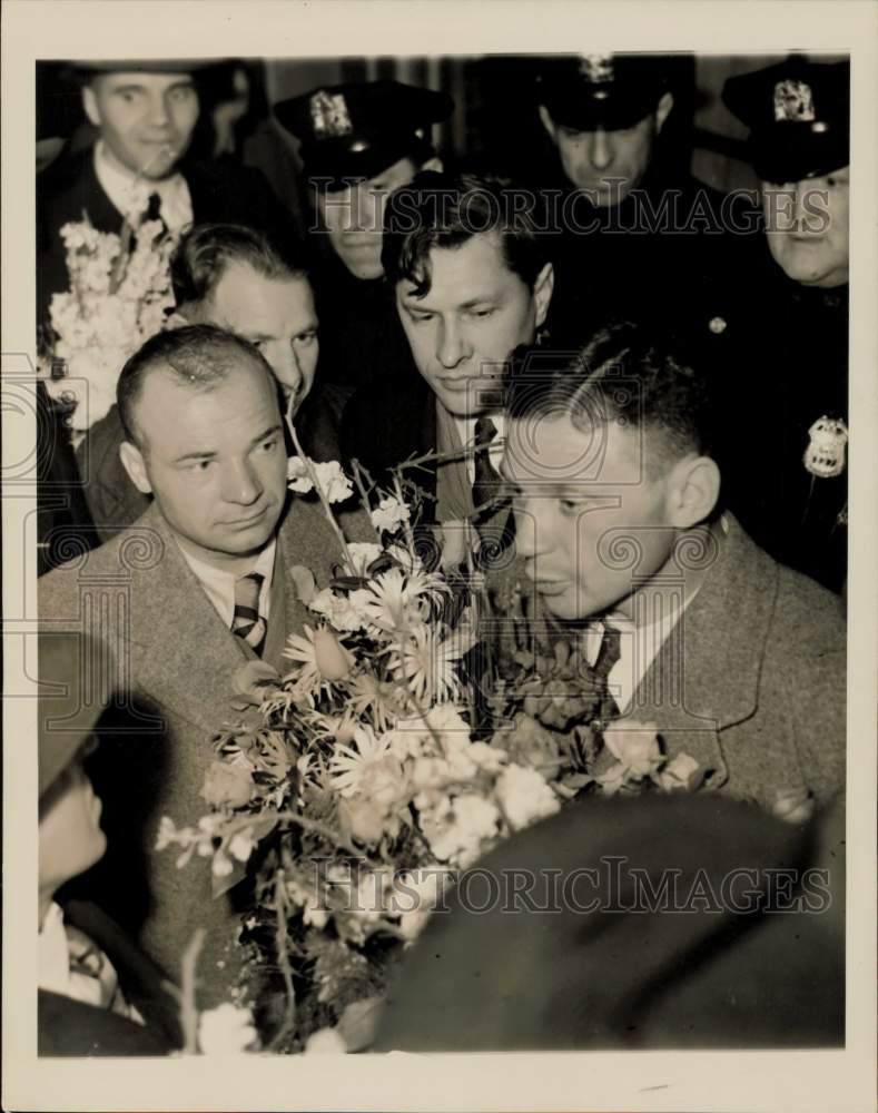 Load image into Gallery viewer, 1939 Press Photo Soviet Pilots Gordienko and Kokkinaki arrive in New York
