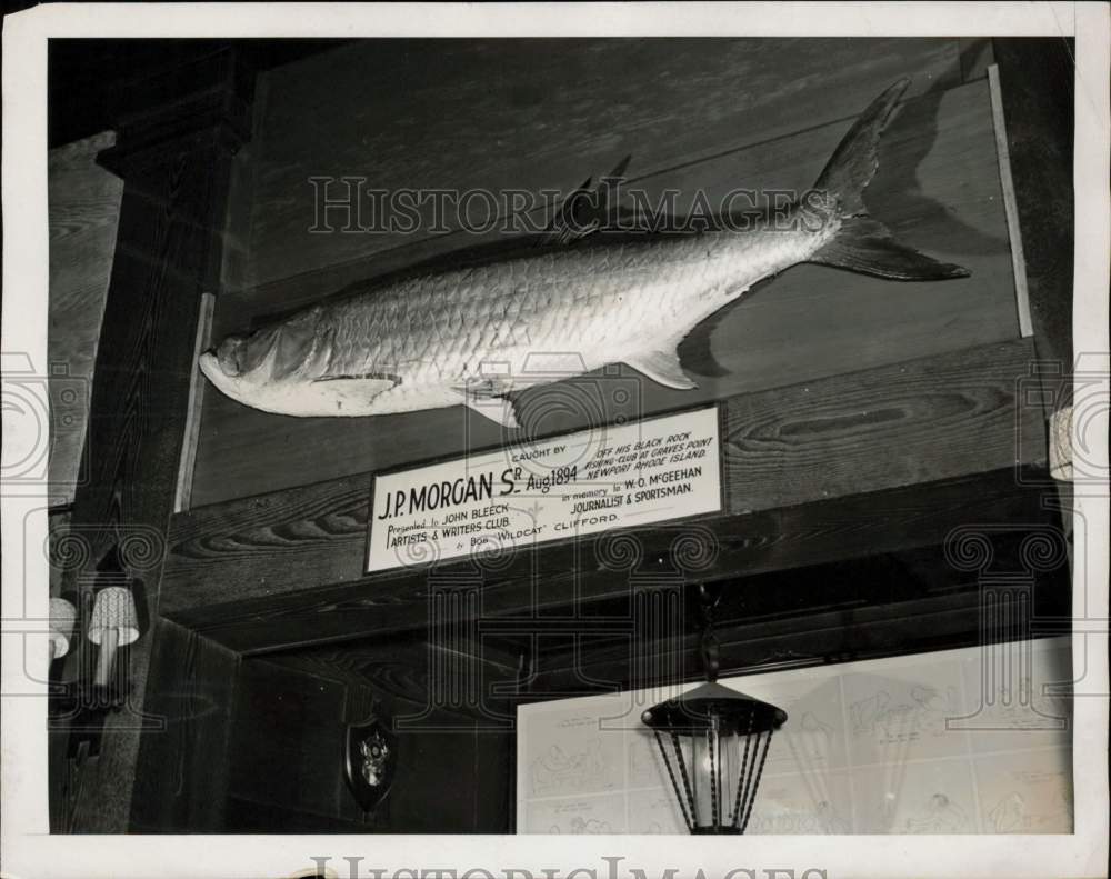 1940 Press Photo Prize Decor at Artists and Writers Restaurant in New York- Historic Images