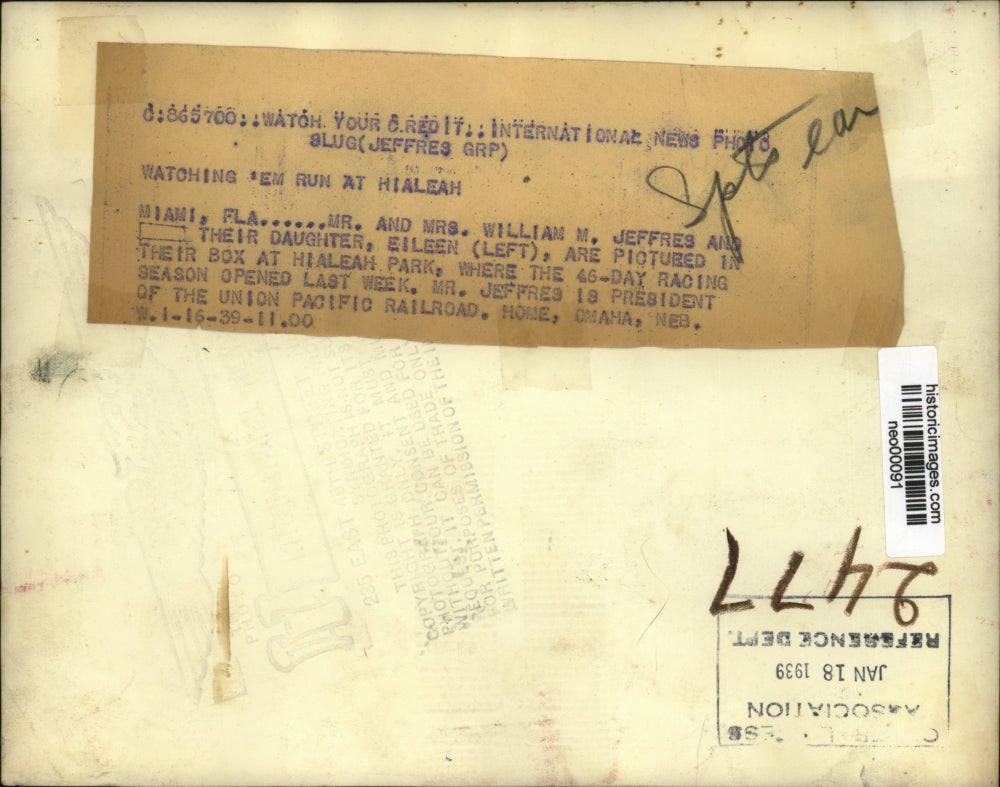 1939 Press Photo Union Pacific RR's William Jeffres w/family at Hialeah Track