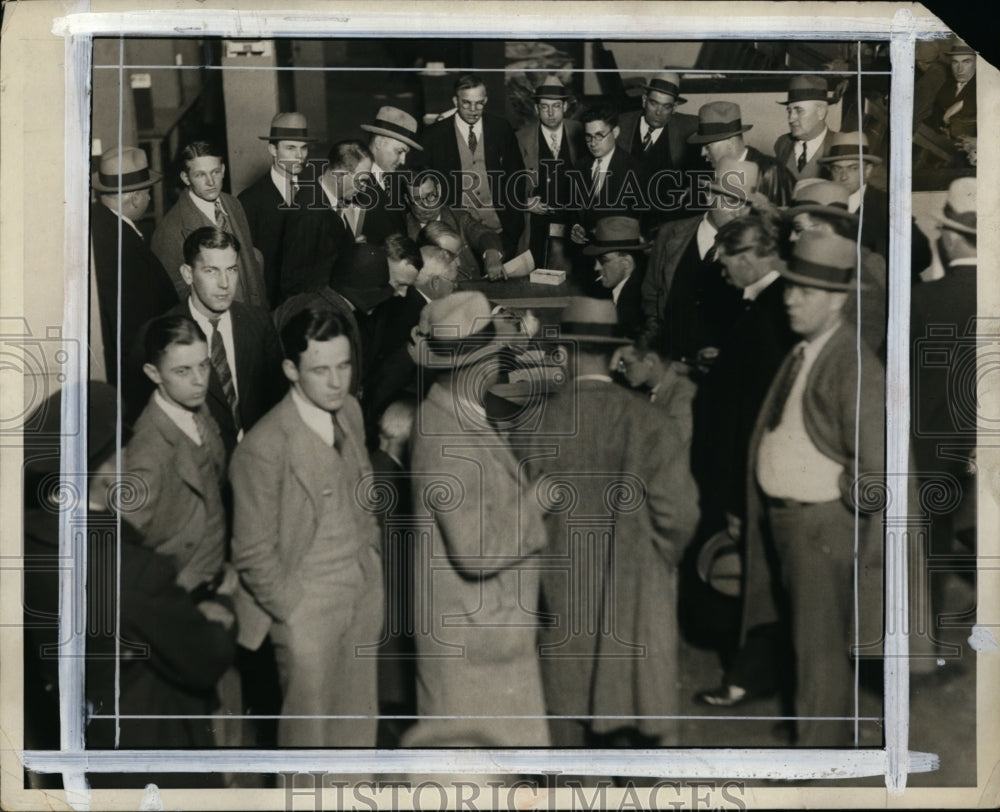 1929 Press Photo members of Board of Elections examine disputed ballots