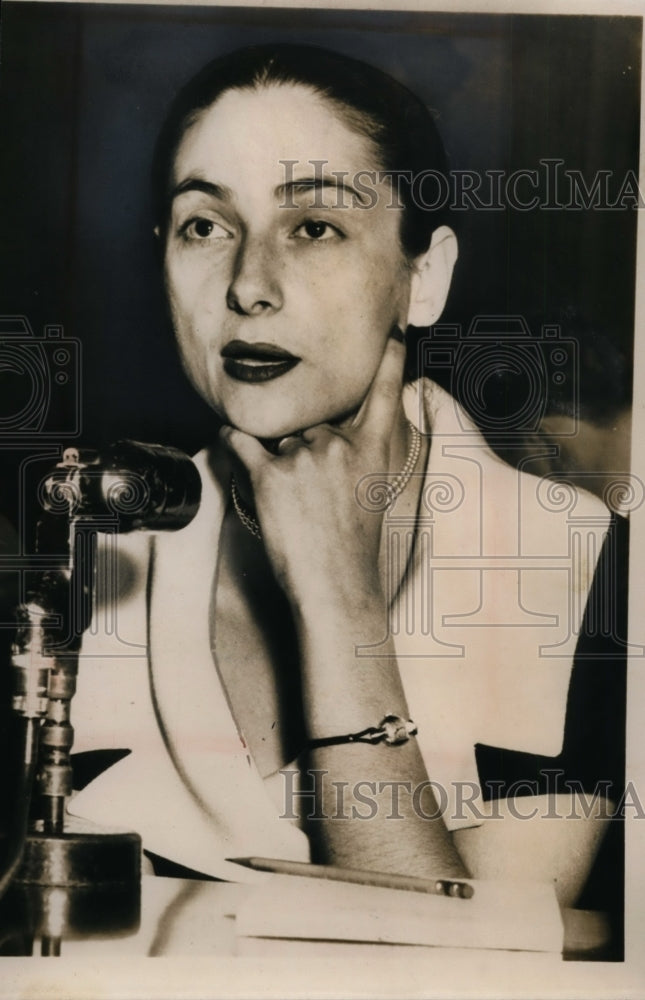Load image into Gallery viewer, 1955 Press Photo Mella Hart at Senate Investigation Subcommittee Hearing
