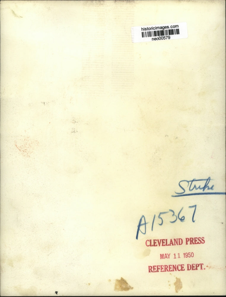 1950 Press Photo James J. Stewart, Stranded in Pittsburgh Strike - neo00579