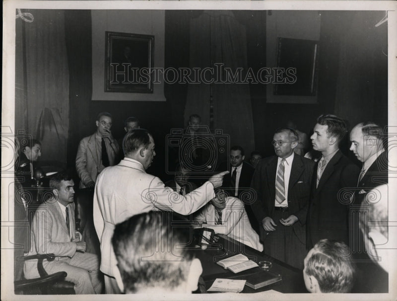 Load image into Gallery viewer, 1937 Press Photo Philadelphia Mayor Davis Wilson, State Trooper WF Ely

