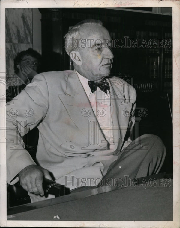 1949 Press Photo Retired 8th Army Cmdr Lt General Robert Eichelberger ...