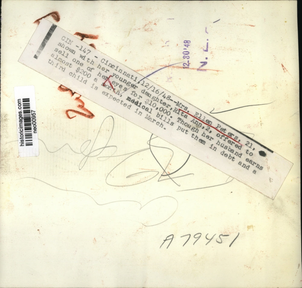 1948 Press Photo Ellen Peters, Selling Eyeball for $10,000, Daughter Rita Ann