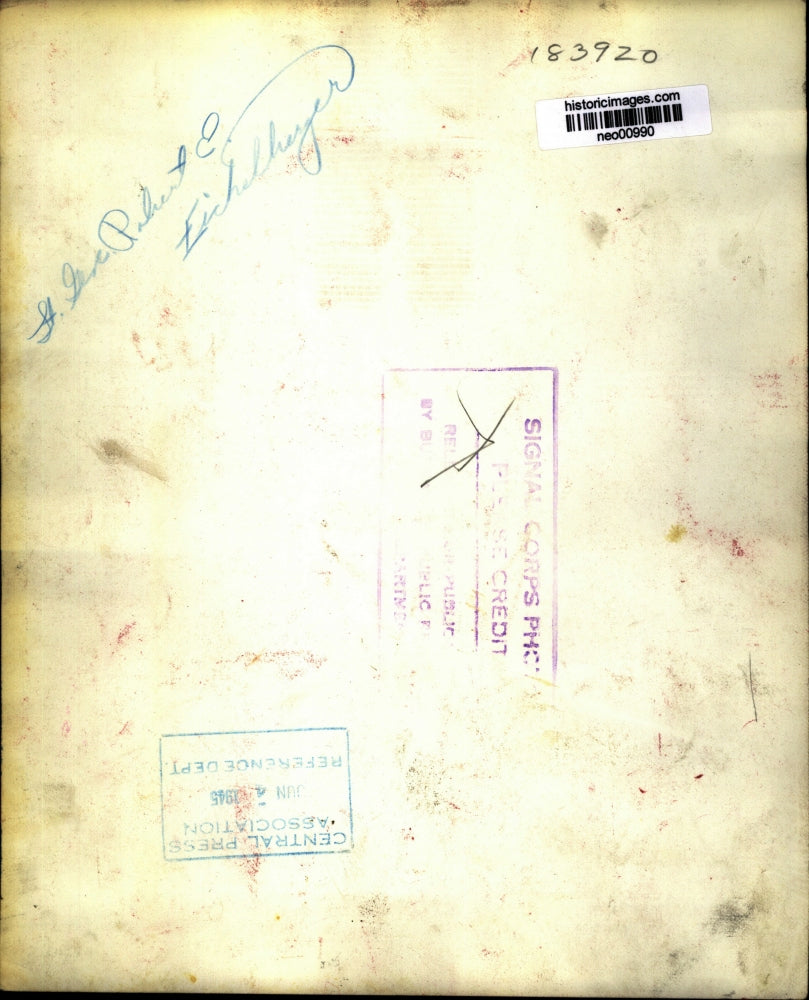 1945 Press Photo Lieutenant General Robert E. Eichelberger - neo00990