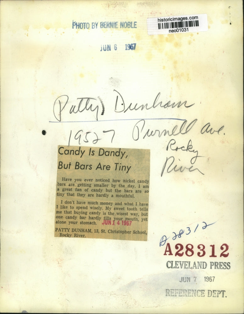 1967 Press Photo Patty Dunham, 13, Rocky River, Says Candy Bars Getting Smaller