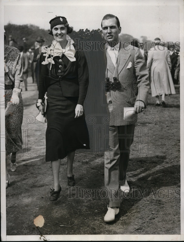 1933 Press Photo Mrs James Russell Lowell & George Erret at Roslyn NY hunts