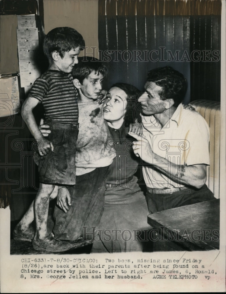 1949 Press Photo James & Ronald kids reunite parents Mr & Mrs George Jellen