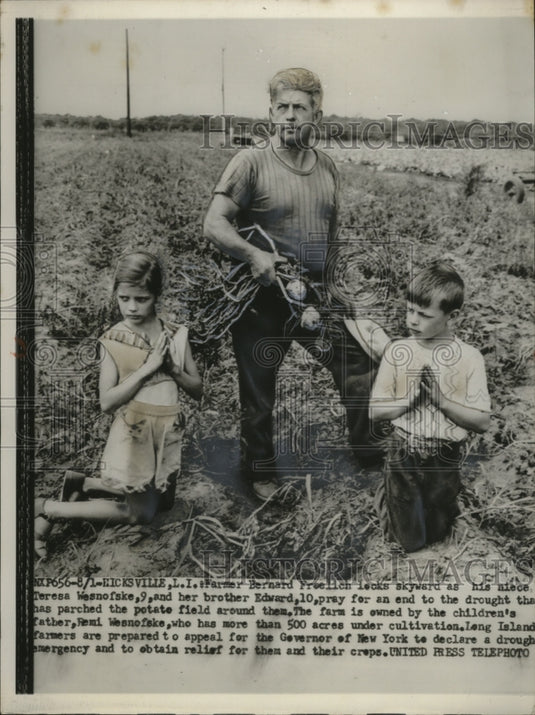 1952 Press Photo Ricksville NY farmer Bernard Freelich & niece Teresa, & bro Ed