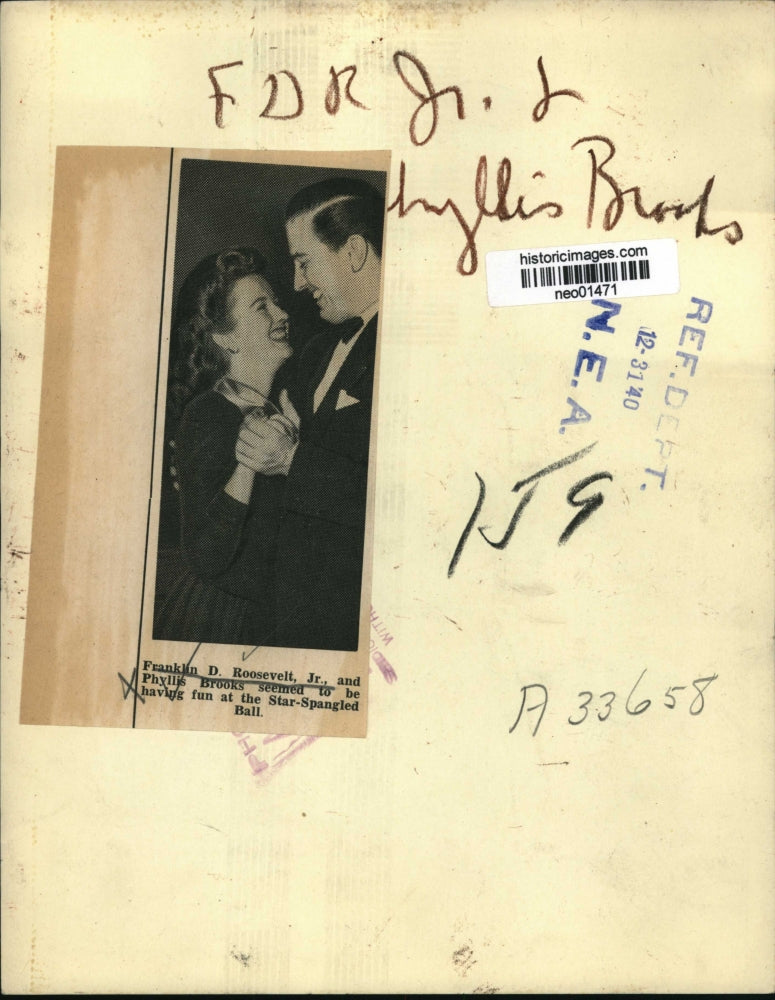 1940 Press Photo Franklin D Roosevelt Jr & Phylllis Brooks at a ball - neo01471