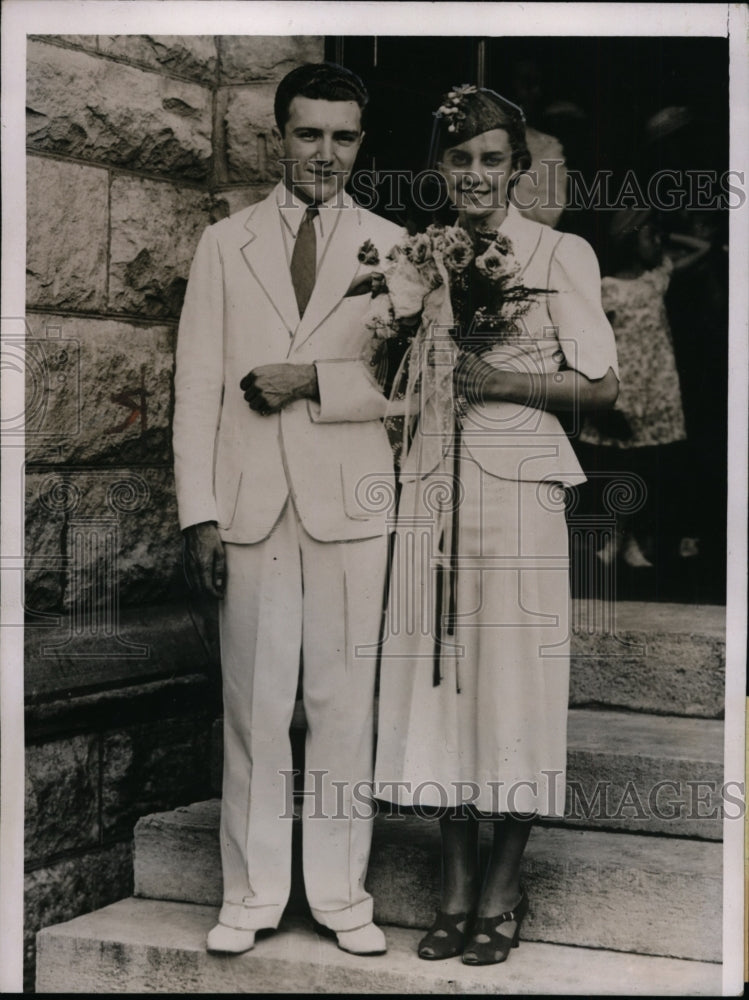 Load image into Gallery viewer, 1937 Press Photo Achie San Romani &amp; bride Lean Plumley at Emporia Kansas
