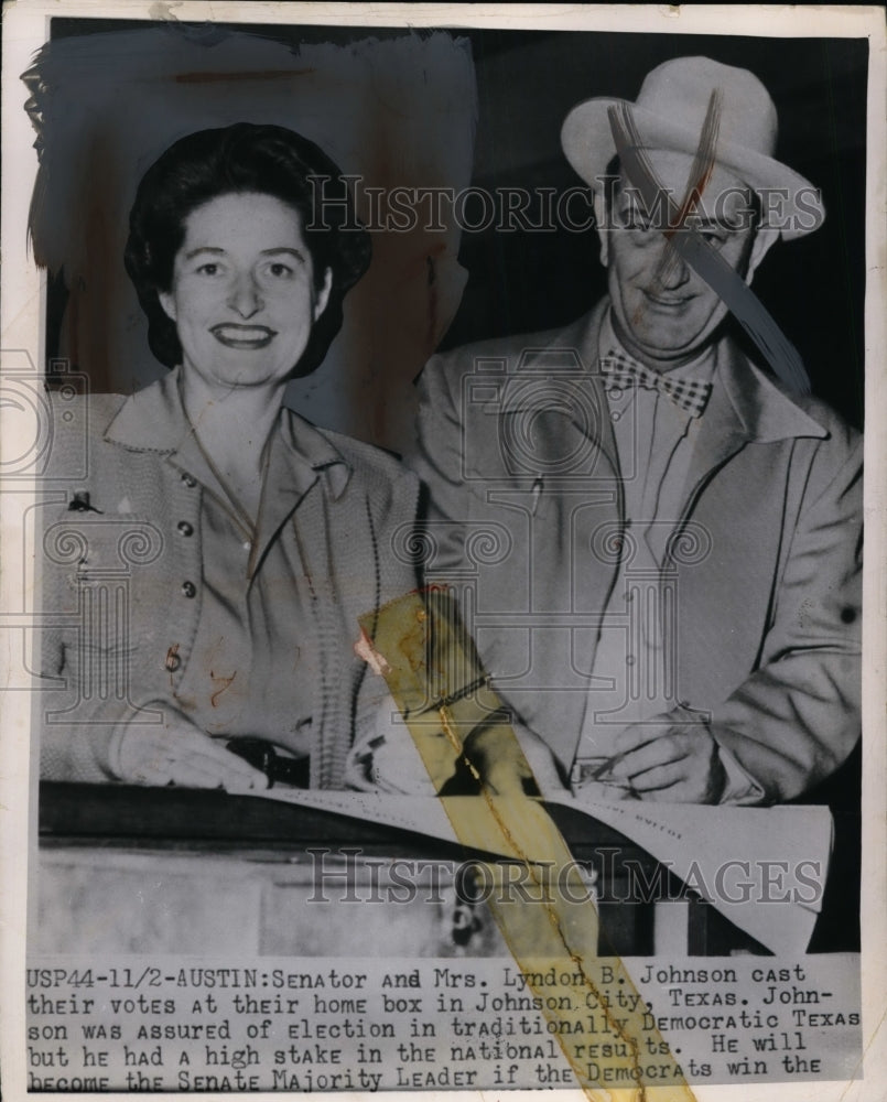 1954 Press Photo Senator & Mrs Lyndon B Johnson at Johnson City Texas