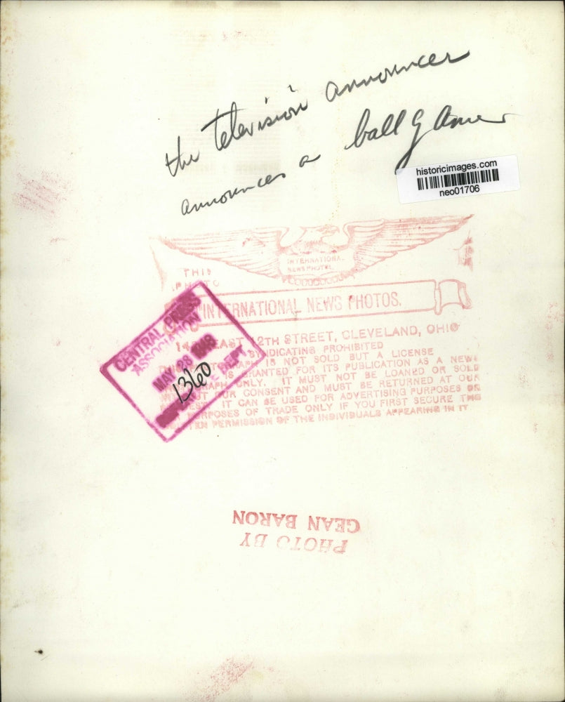 1949 Press Photo "The Television Announcer Announces a Ballgame" - neo01706