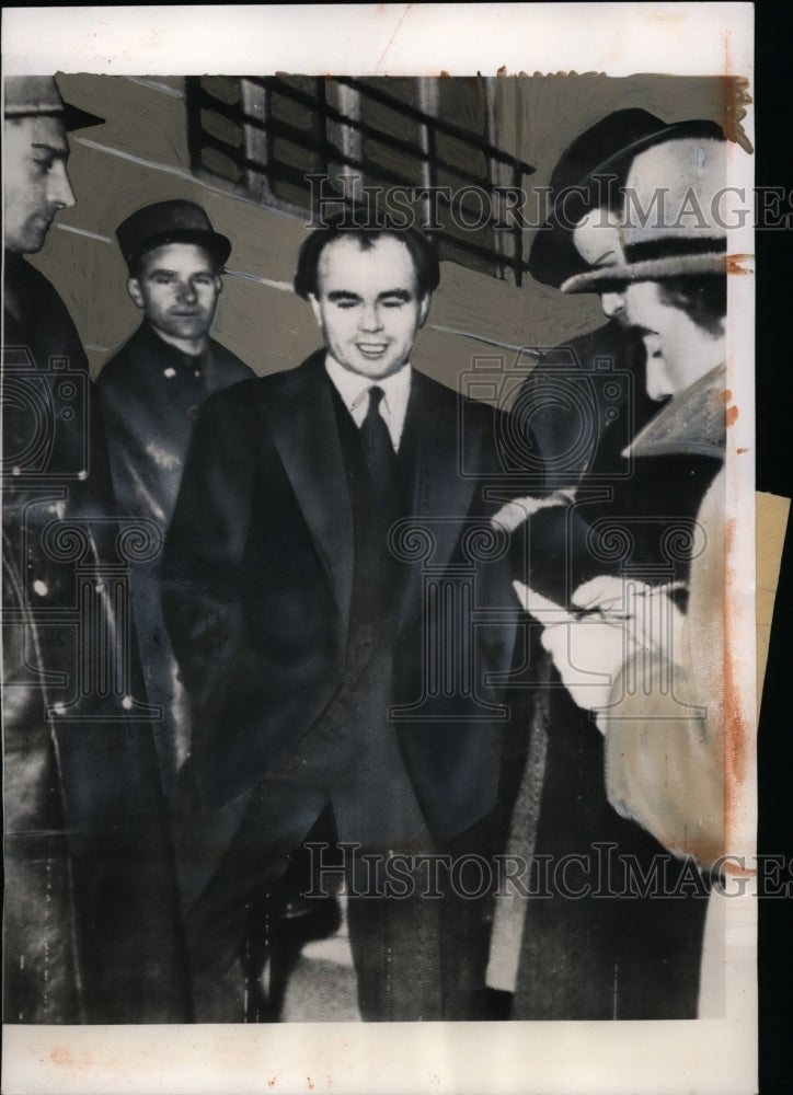 1950 Press Photo Prince Aly Khan at Montchoisi Clinic, Lausanne, Switzerland