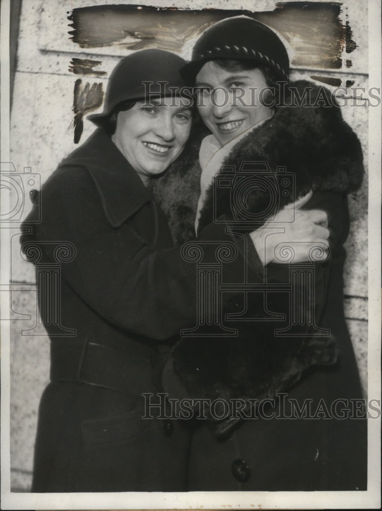 1932 Press Photo rs Agnes Roux, Mrs Margaret Fowley reunite after 29 years