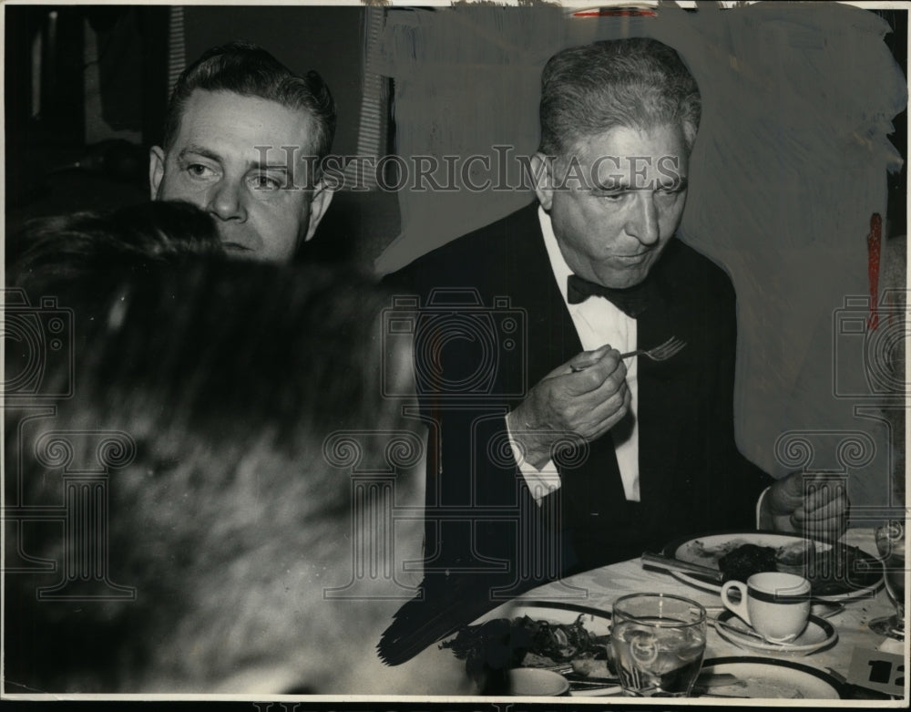 1959 Press Photo Men at a dinner function in drss suits - neo01936