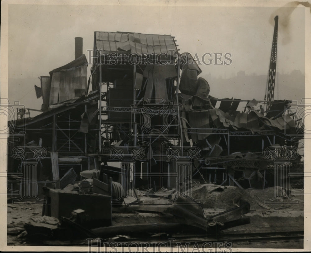 1927 Press Photo Gas tank explosion wreckage at Pittsburgh Pennsylvania