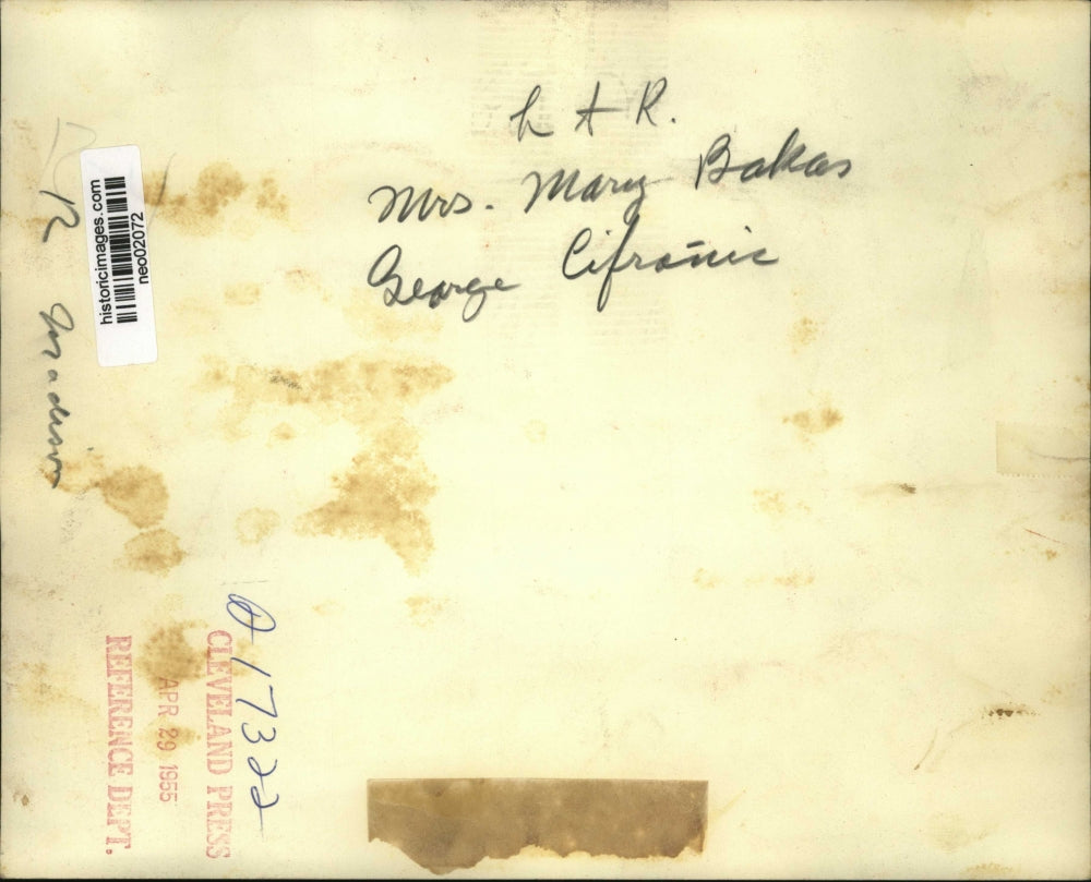 1955 Press Photo Cleveland business Mary Bakas & George Cifranic - neo02072