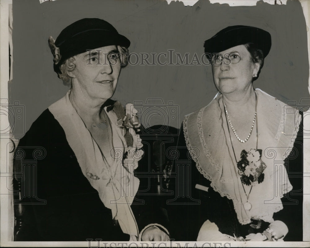 1934 Press Photo Mrs Hoover (L) Wife of Former President & Mrs C Sloss (R)