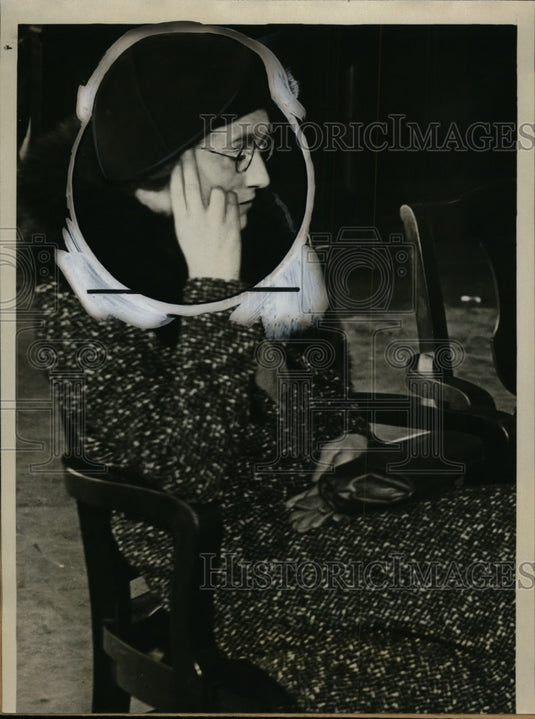 1932 Press Photo Julia Luciett at Forgery Trial, Chicago - neo02461