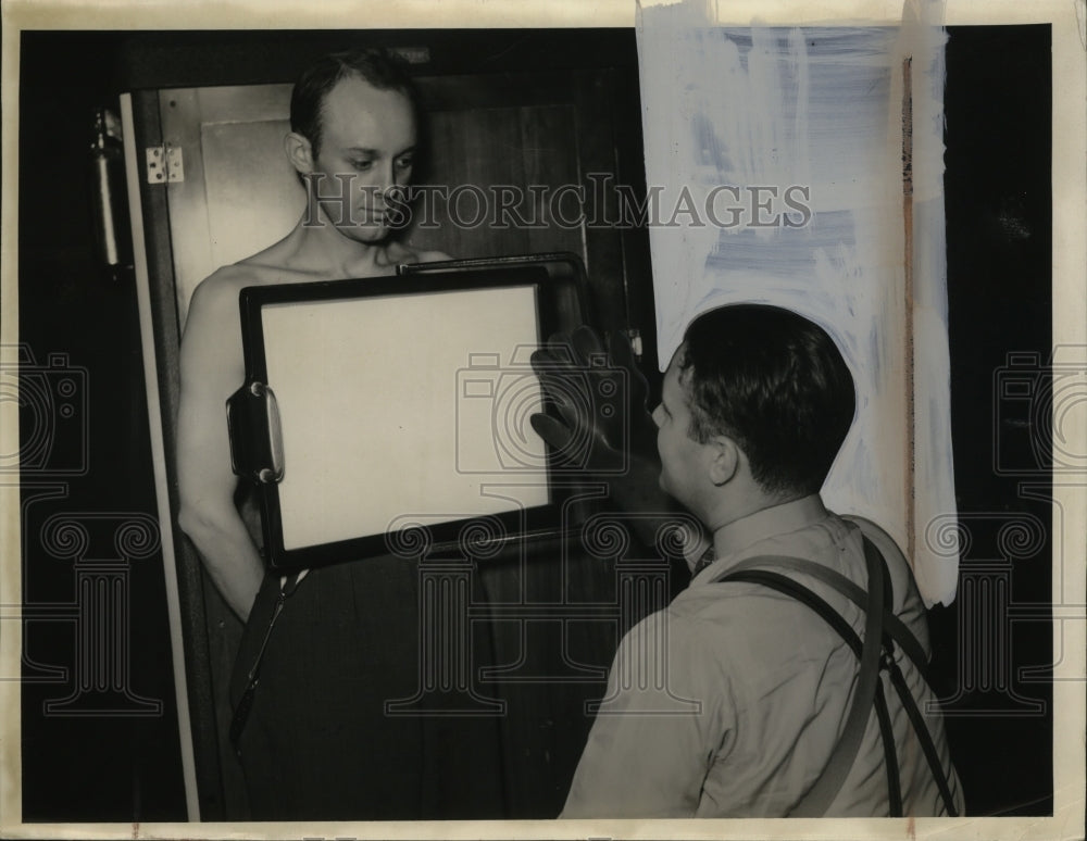 1941 Press Photo William I. Simpson, Dr. Garry G. Bassett of Tuberculosis League
