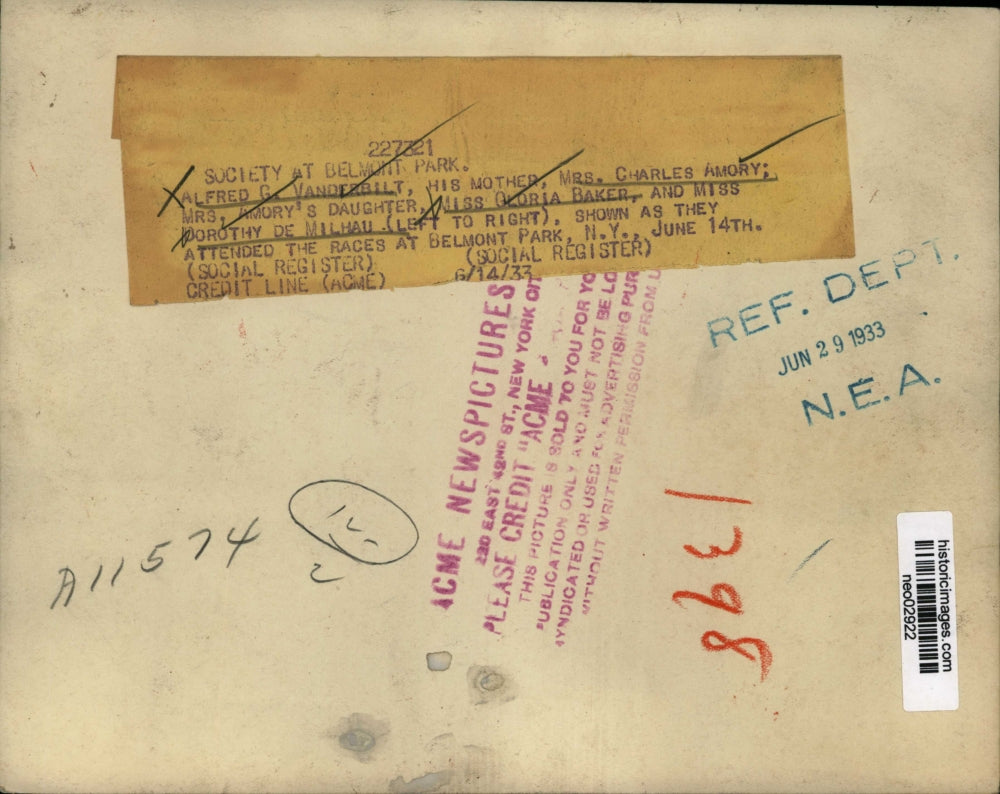 1933 Press Photo Socialites Alfred Vandervilt, etc. at Belmont Park, New York