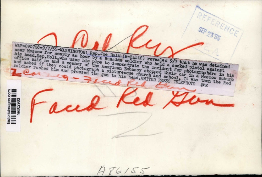 1955 Press Photo Congressman Joe Holt Demonstrating Threats from Russian Police