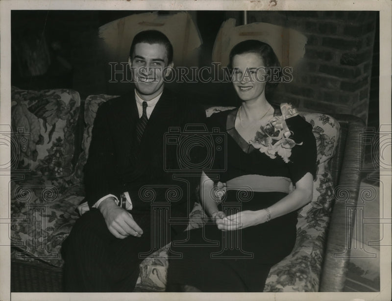 Load image into Gallery viewer, 1936 Press Photo Franklin D. Roosevelt Jr. &amp; Fiancee Ethel du Pont in Delaware
