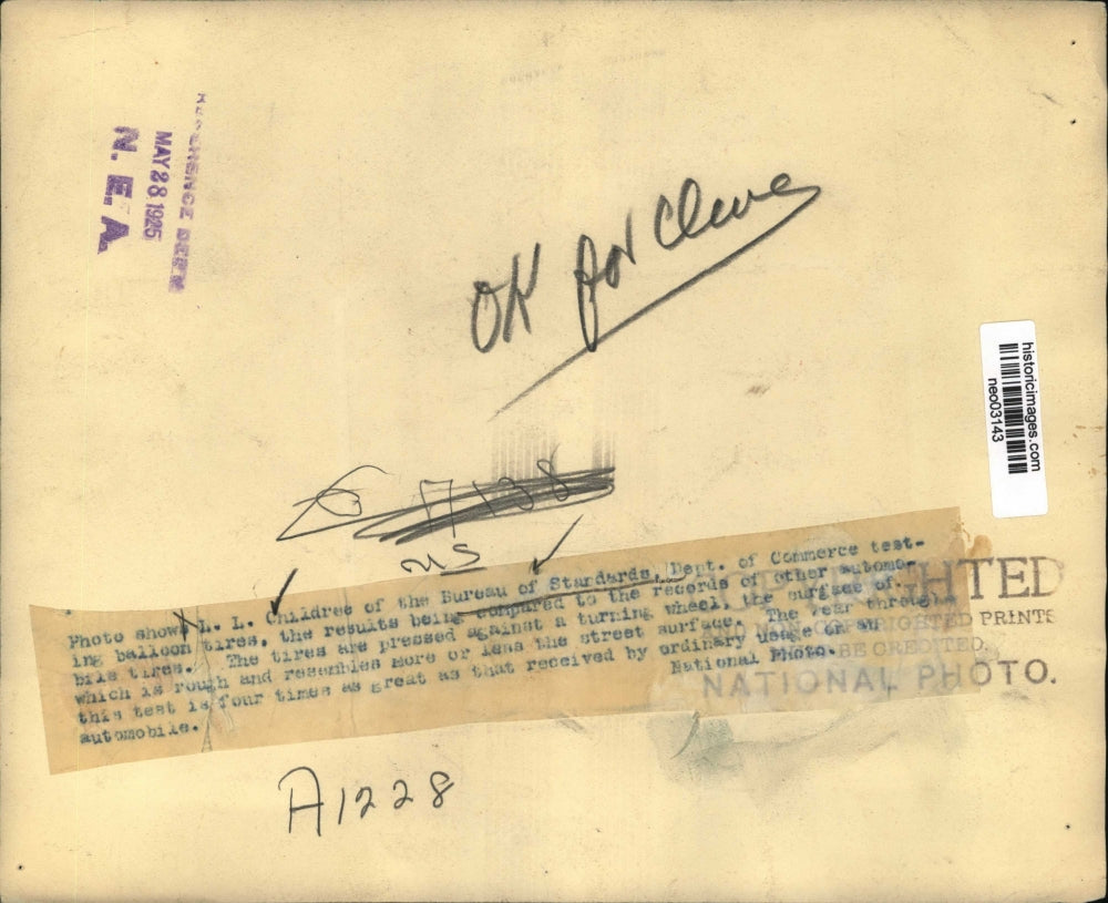 1925 Press Photo L.L. Childers Tire Testing for US Bureau of Standards