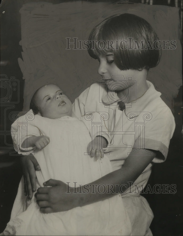 1927 Press Photo Baby of Mrs. Sam Smith, Born at Fairview Hospital - neo03237
